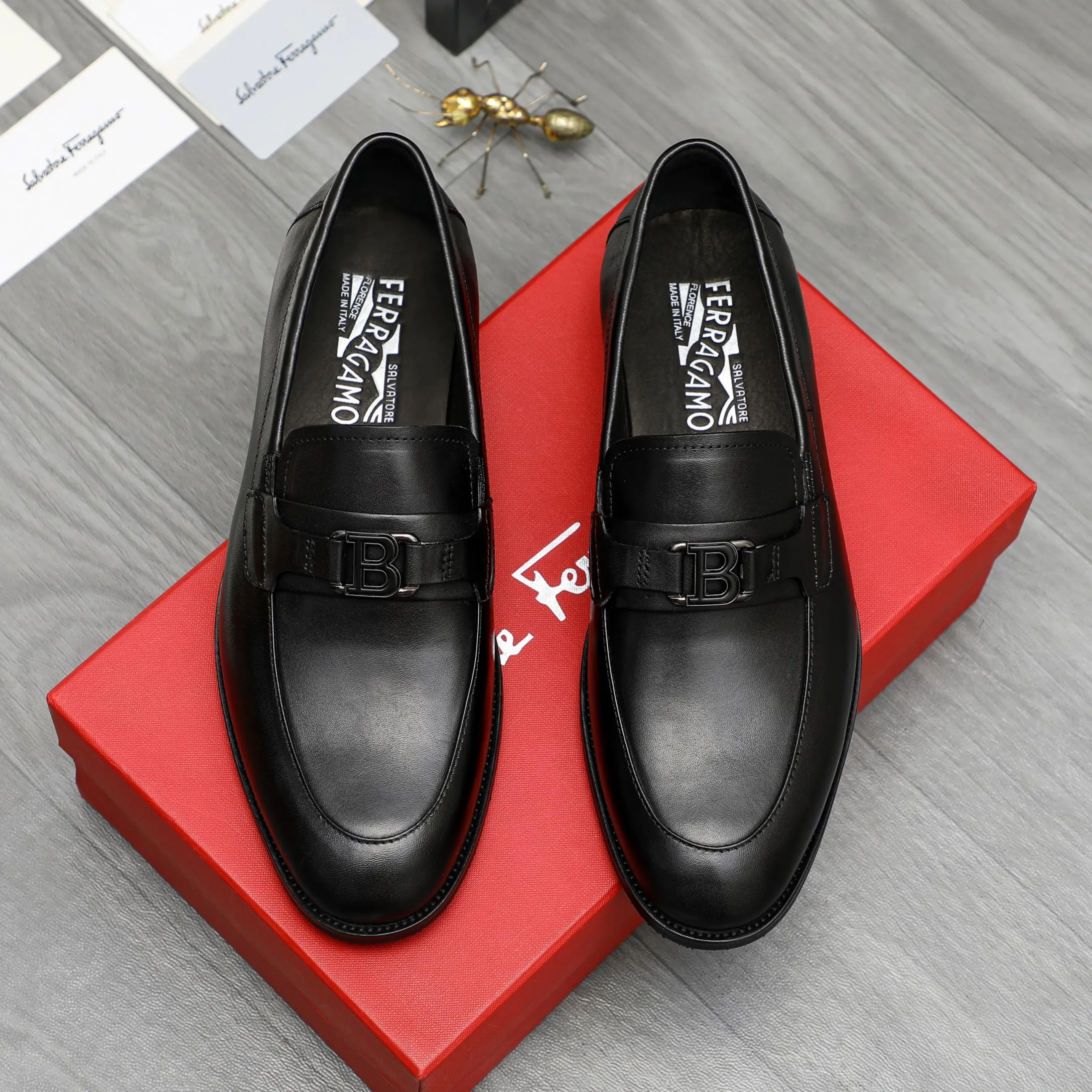 Men's shoes 💰540 Product trademark: Ferragamo "Ferragamo" business casual slip-on leather shoes Regular size: 39-45 (45. Customized, non-returnable) Product materials: Selected high-quality cowhide upper, cowhide lining, original outsole